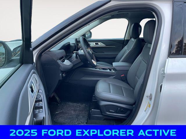 new 2025 Ford Explorer car, priced at $46,250