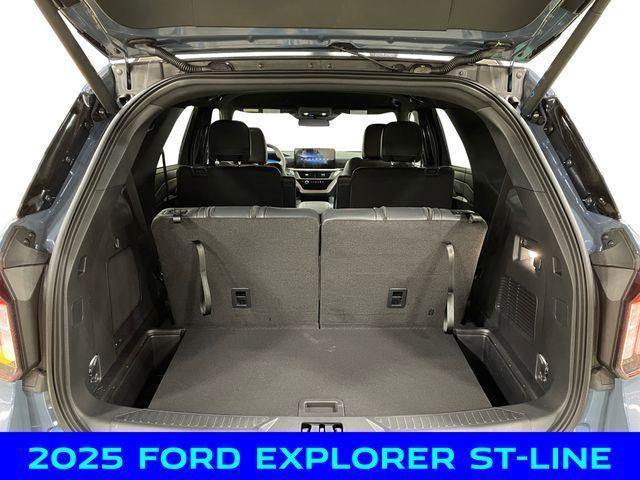 new 2025 Ford Explorer car, priced at $41,250