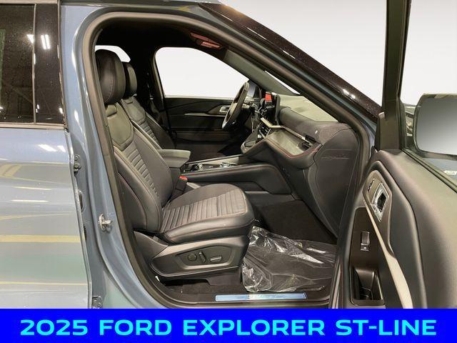 new 2025 Ford Explorer car, priced at $41,250