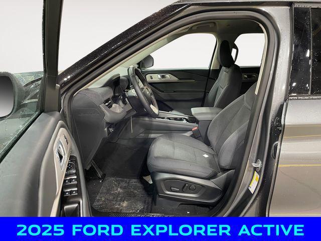 new 2025 Ford Explorer car, priced at $36,750