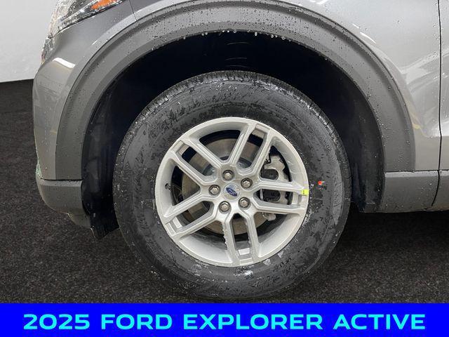 new 2025 Ford Explorer car, priced at $36,750