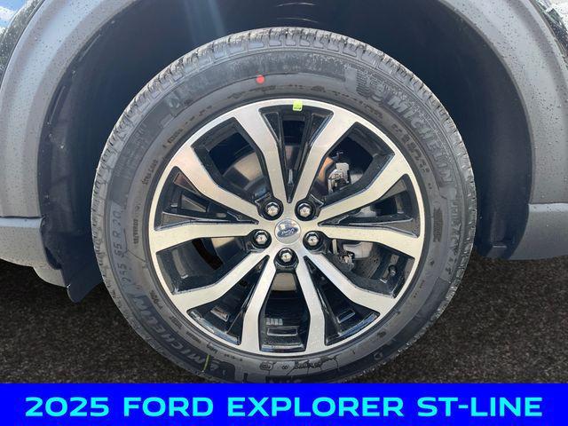 new 2025 Ford Explorer car, priced at $46,750