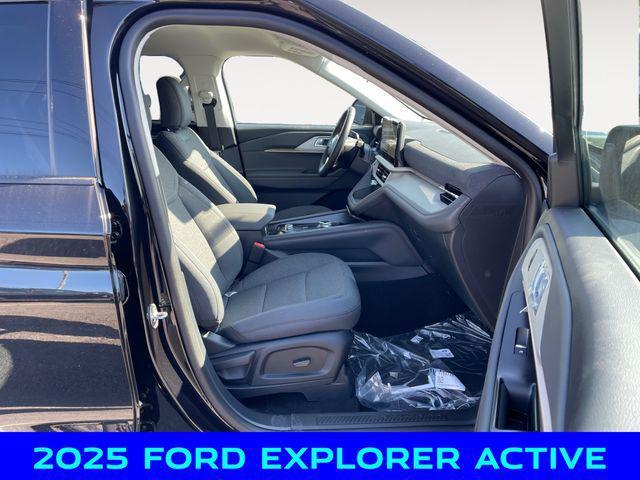 new 2025 Ford Explorer car, priced at $38,750