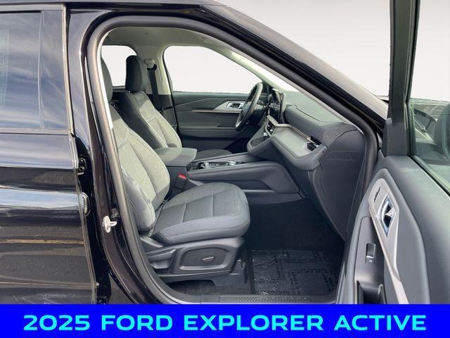 new 2025 Ford Explorer car, priced at $41,250