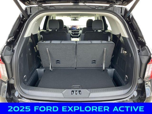 new 2025 Ford Explorer car, priced at $41,250