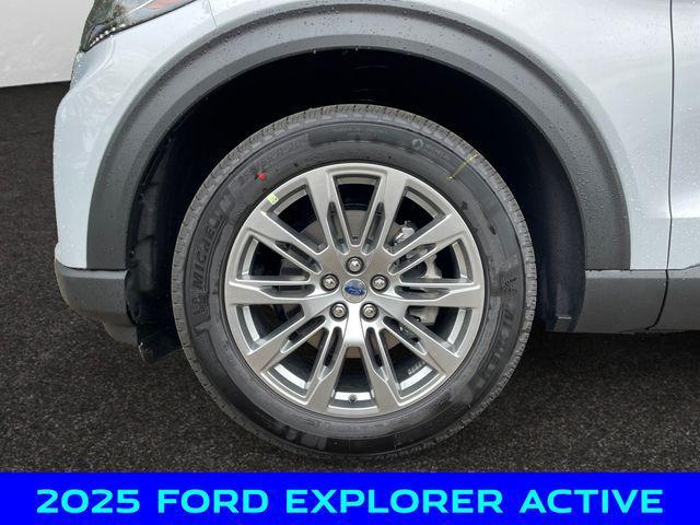 new 2025 Ford Explorer car, priced at $47,750