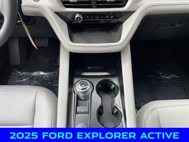 new 2025 Ford Explorer car, priced at $47,750