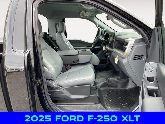 new 2025 Ford F-250 car, priced at $48,250