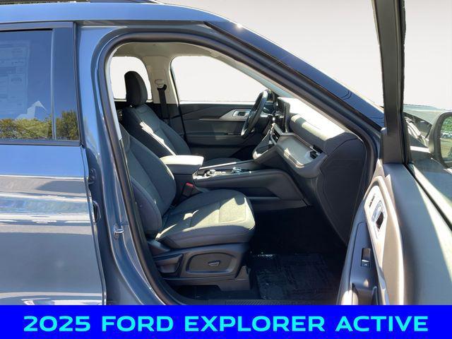 new 2025 Ford Explorer car, priced at $41,750