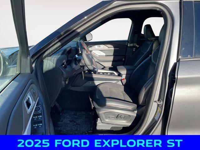 new 2025 Ford Explorer car, priced at $54,500