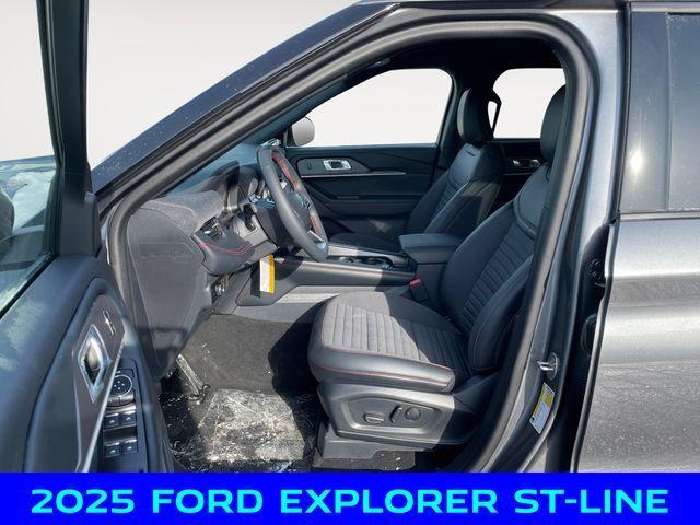 new 2025 Ford Explorer car, priced at $40,750