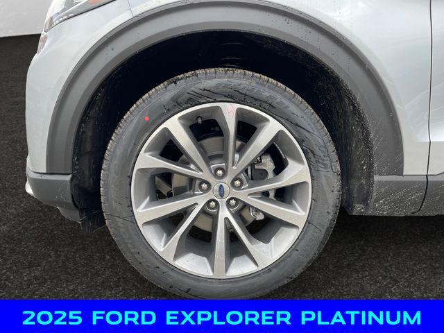 new 2025 Ford Explorer car, priced at $51,750