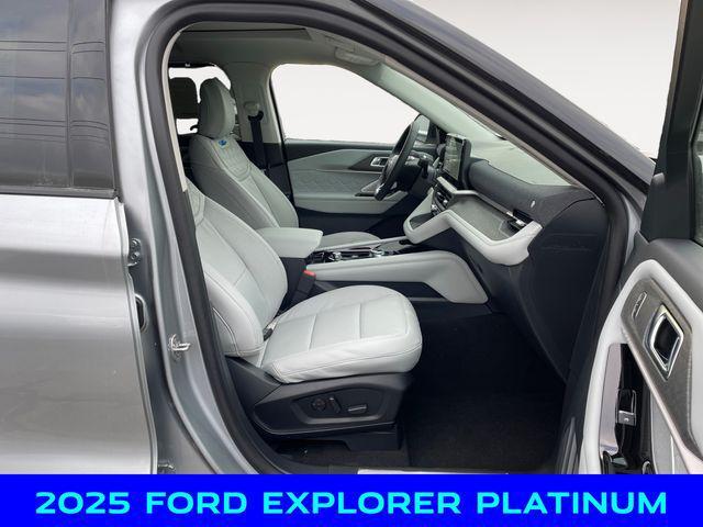 new 2025 Ford Explorer car, priced at $51,750