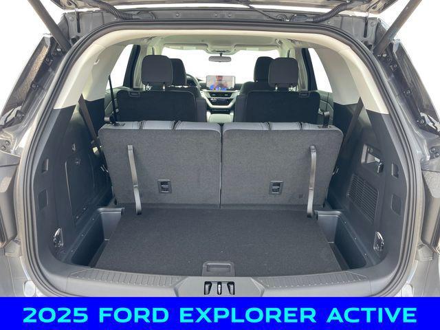 new 2025 Ford Explorer car, priced at $41,500