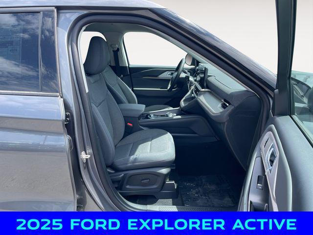 new 2025 Ford Explorer car, priced at $41,500