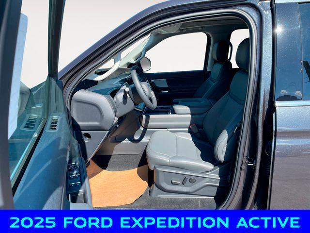 new 2025 Ford Expedition car, priced at $71,500