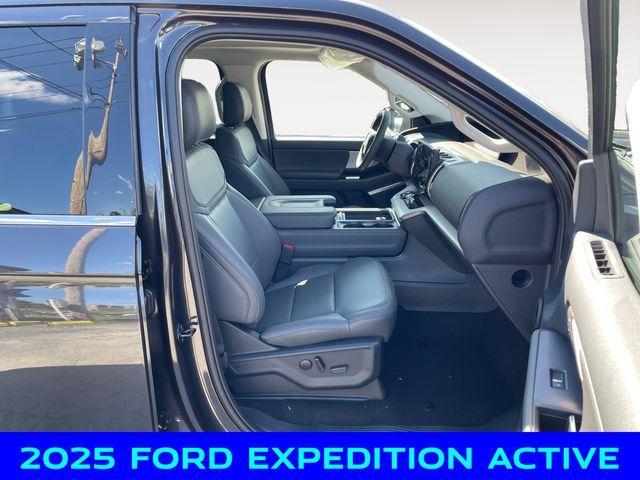 new 2025 Ford Expedition car, priced at $71,500
