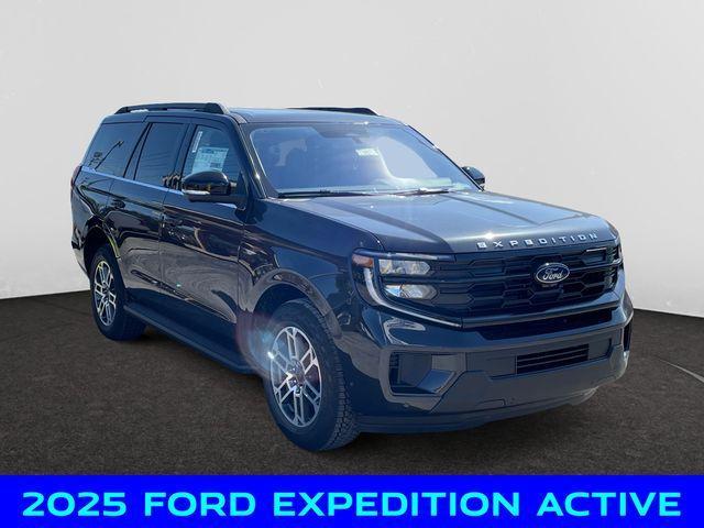 new 2025 Ford Expedition car, priced at $71,500