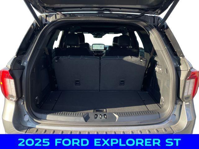 new 2025 Ford Explorer car, priced at $52,750