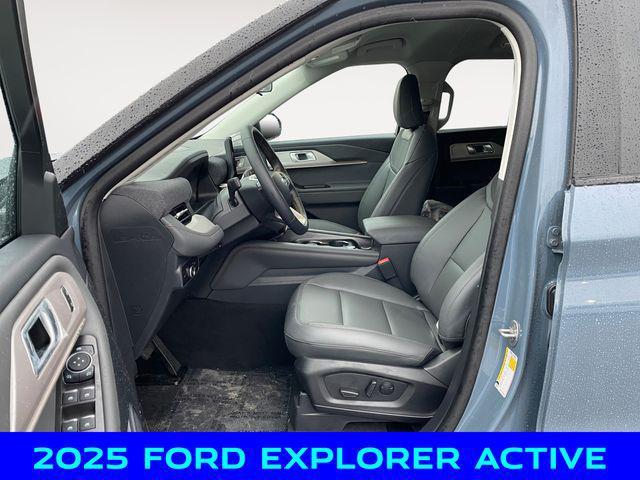 new 2025 Ford Explorer car, priced at $41,500