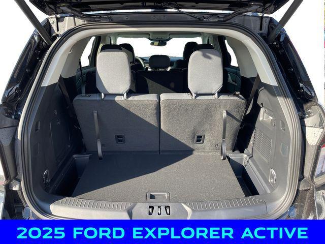 new 2025 Ford Explorer car, priced at $37,750