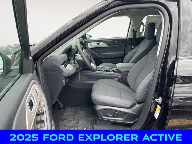 new 2025 Ford Explorer car, priced at $41,000