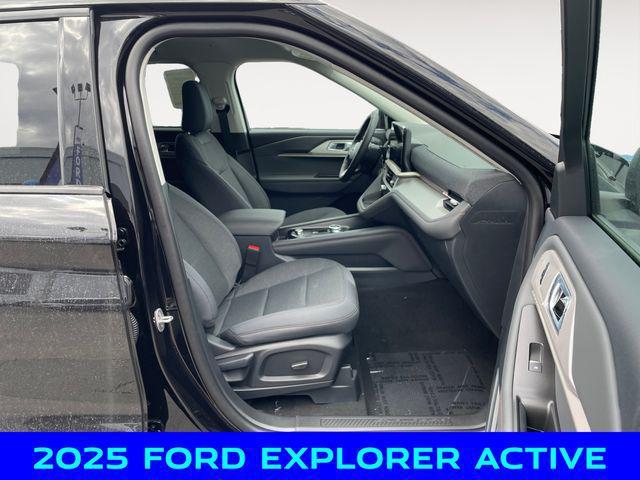 new 2025 Ford Explorer car, priced at $41,000