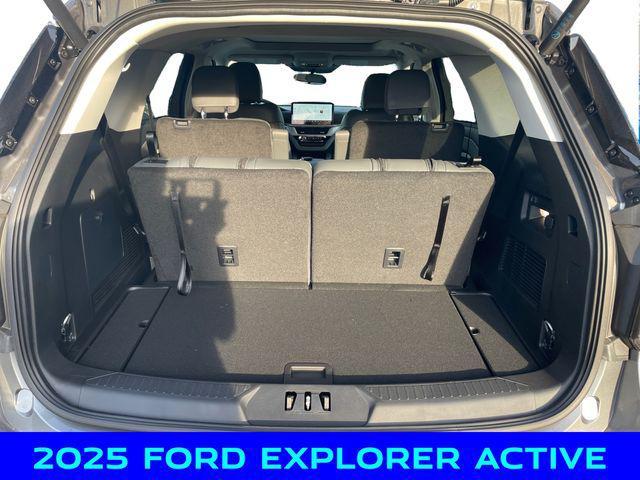 new 2025 Ford Explorer car, priced at $43,500