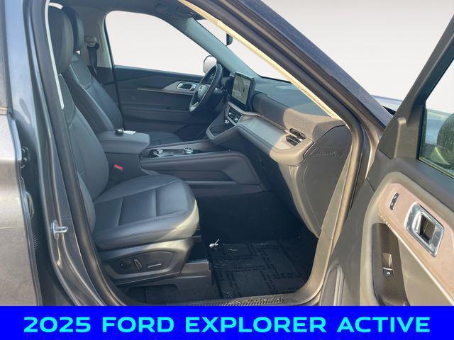 new 2025 Ford Explorer car, priced at $43,500