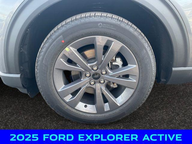 new 2025 Ford Explorer car, priced at $43,500