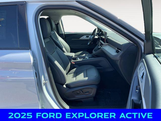 new 2025 Ford Explorer car, priced at $47,500