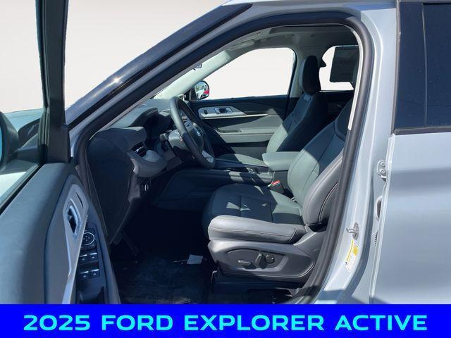 new 2025 Ford Explorer car, priced at $47,500