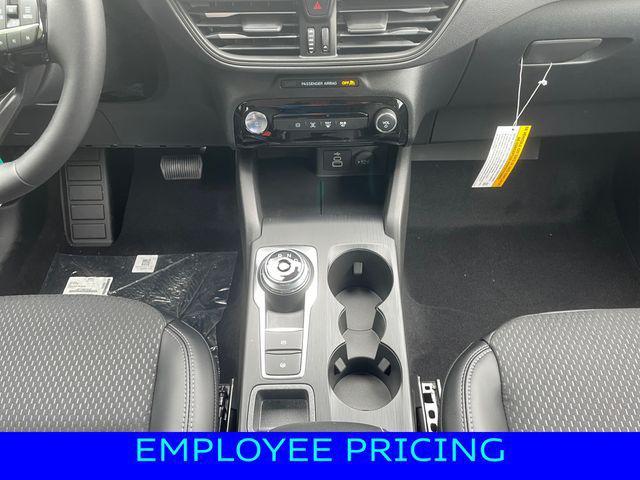 new 2025 Ford Escape car, priced at $33,250