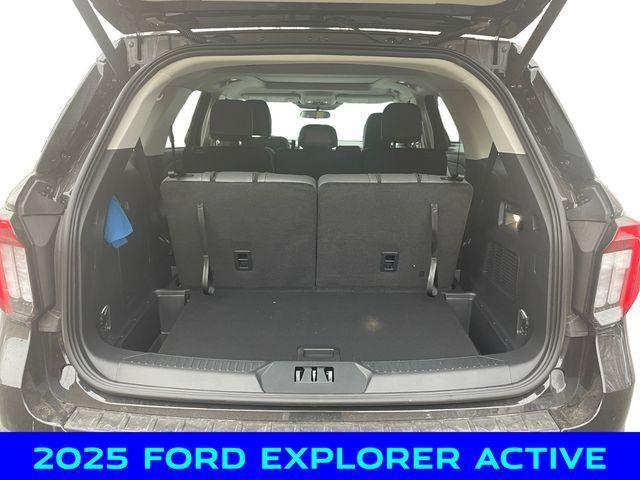 new 2025 Ford Explorer car, priced at $43,250