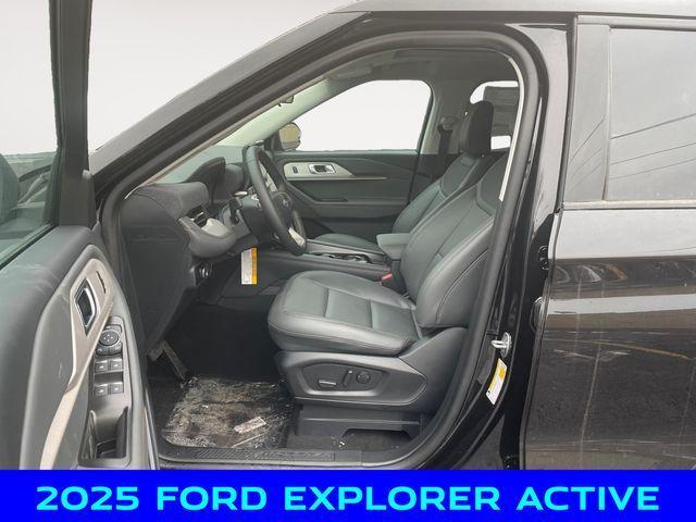 new 2025 Ford Explorer car, priced at $43,250