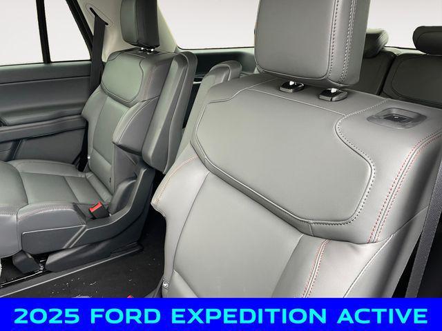 new 2025 Ford Expedition car, priced at $72,250