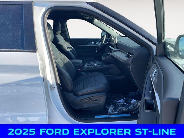 new 2025 Ford Explorer car, priced at $45,500