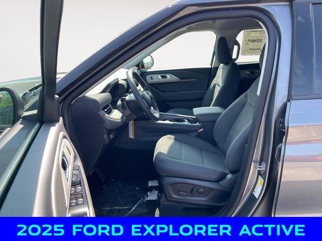 new 2025 Ford Explorer car, priced at $41,500