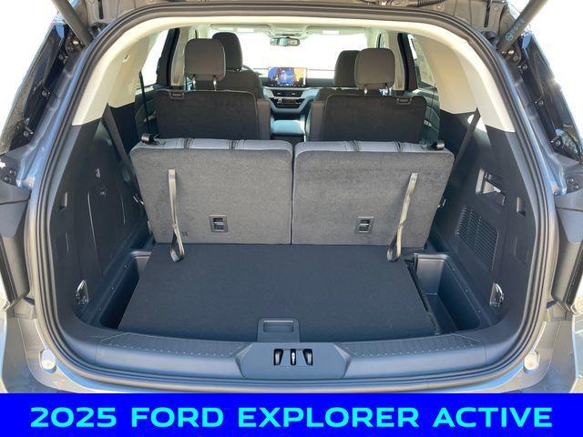 new 2025 Ford Explorer car, priced at $41,250