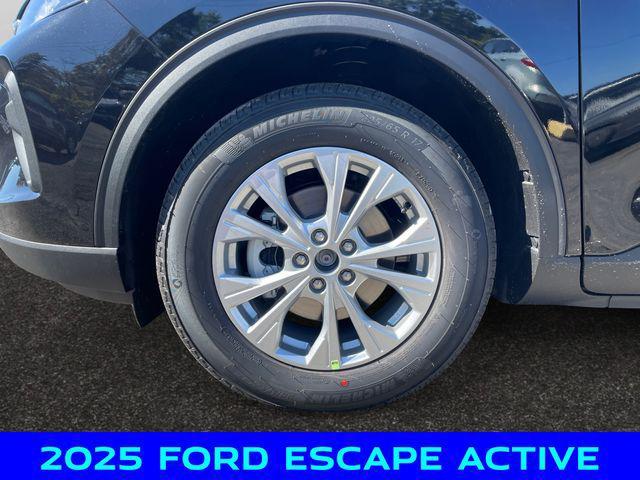 new 2025 Ford Escape car, priced at $27,750