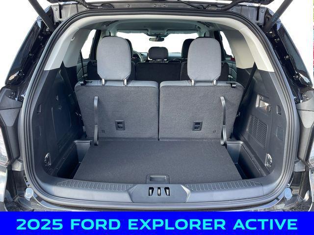 new 2025 Ford Explorer car, priced at $37,750