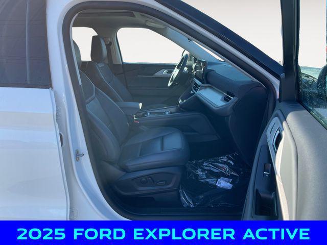 new 2025 Ford Explorer car, priced at $44,500