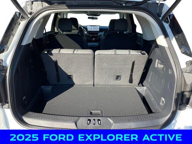 new 2025 Ford Explorer car, priced at $44,500