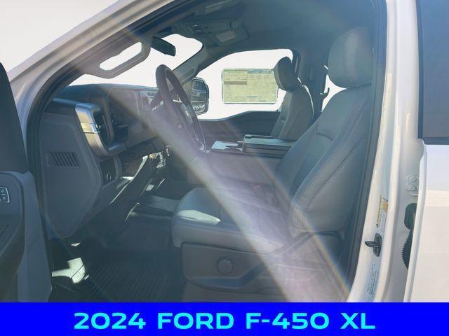 new 2024 Ford F-450 car, priced at $71,000