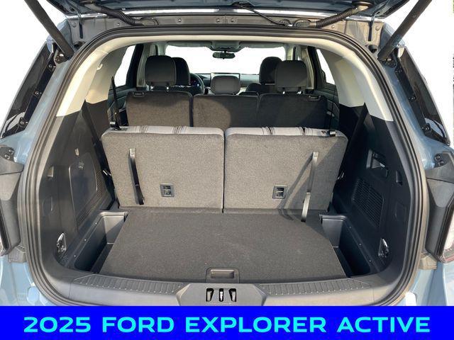 new 2025 Ford Explorer car, priced at $39,750