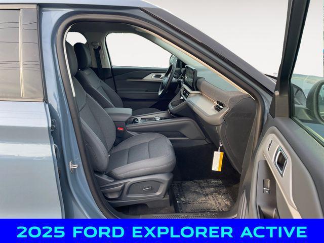 new 2025 Ford Explorer car, priced at $39,750