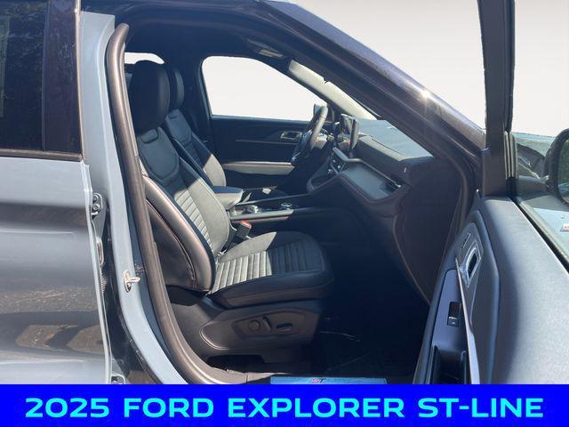 new 2025 Ford Explorer car, priced at $45,750