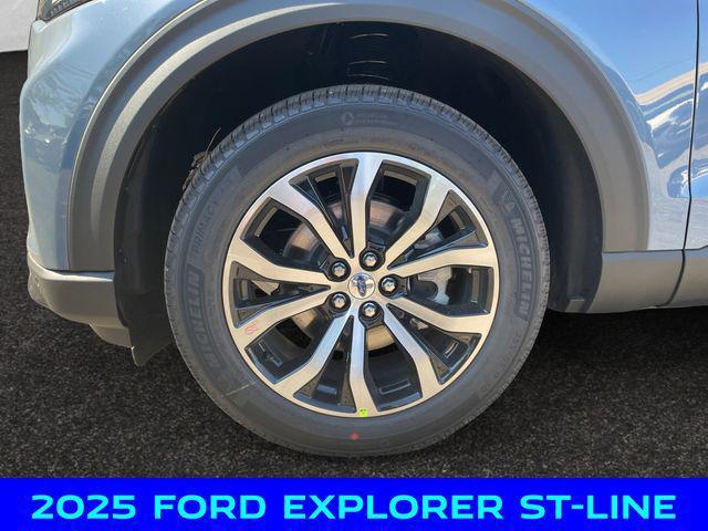 new 2025 Ford Explorer car, priced at $45,750