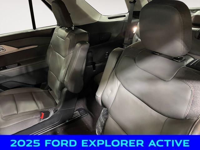 new 2025 Ford Explorer car, priced at $41,750