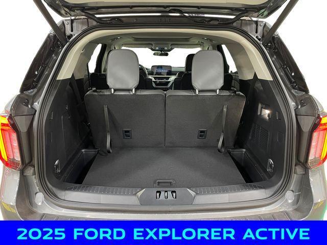 new 2025 Ford Explorer car, priced at $41,750